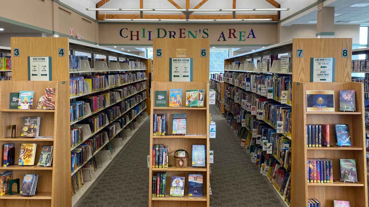 Student Librarian Program Application Period